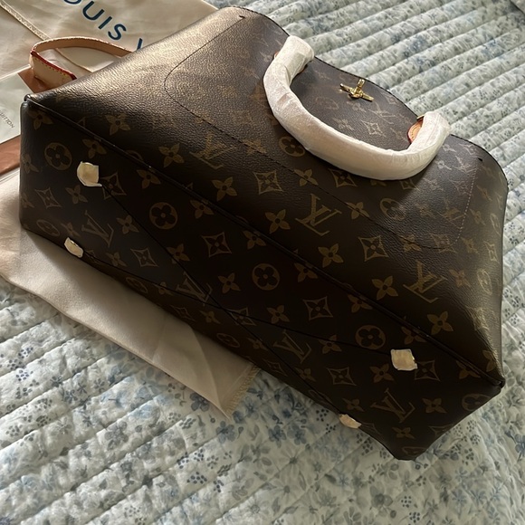 Pretty unused NWT Neiman Marcus handbag - Picture 5 of 5